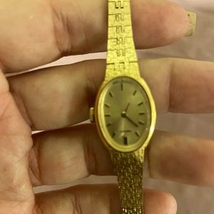 Womens  Seiko watch gold tone